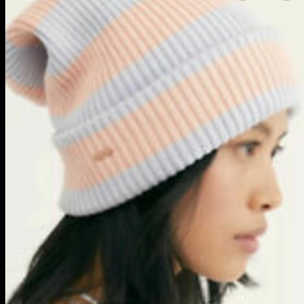 New, Free People Outside The Lines beanie❤️ - Picture 4 of 8